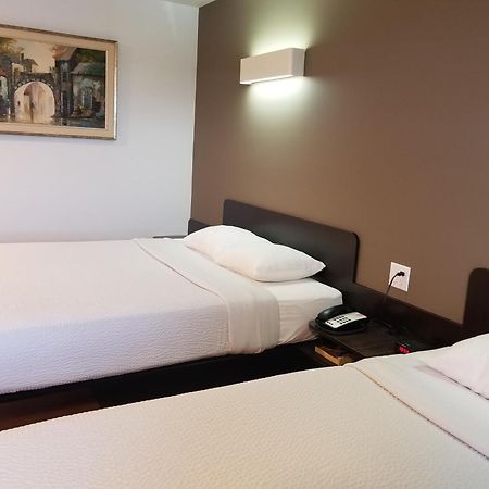 Joys Inn Innisfail, Ab Εξωτερικό φωτογραφία